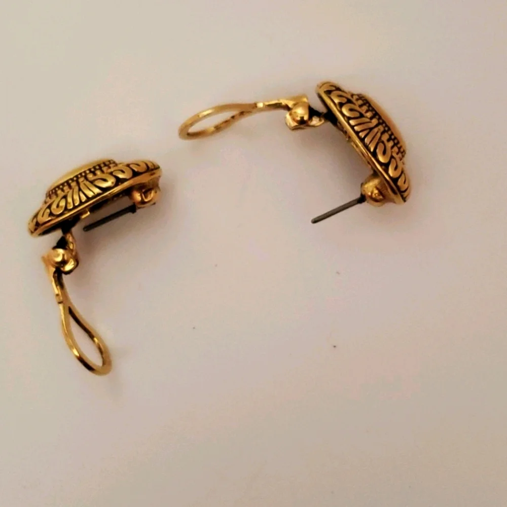 Elegant Premier Golden & Black Textured Oval Earrings With Converter Back